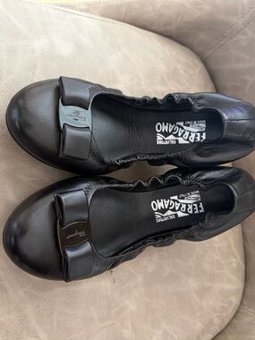 Salvatore Ferragamo Black Leather Bow Ballet Flats